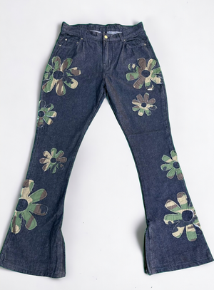 
                  
                    Load image into Gallery viewer, SIA BLACK JAPANESE DENIM &amp;quot;FLORAL CAMO&amp;quot; PATCHWORK JEANS
                  
                
