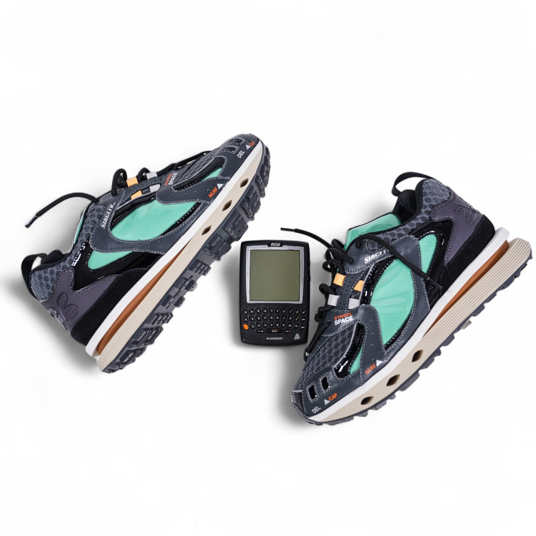 SIA "SIABERRY" Y2K RUNNER