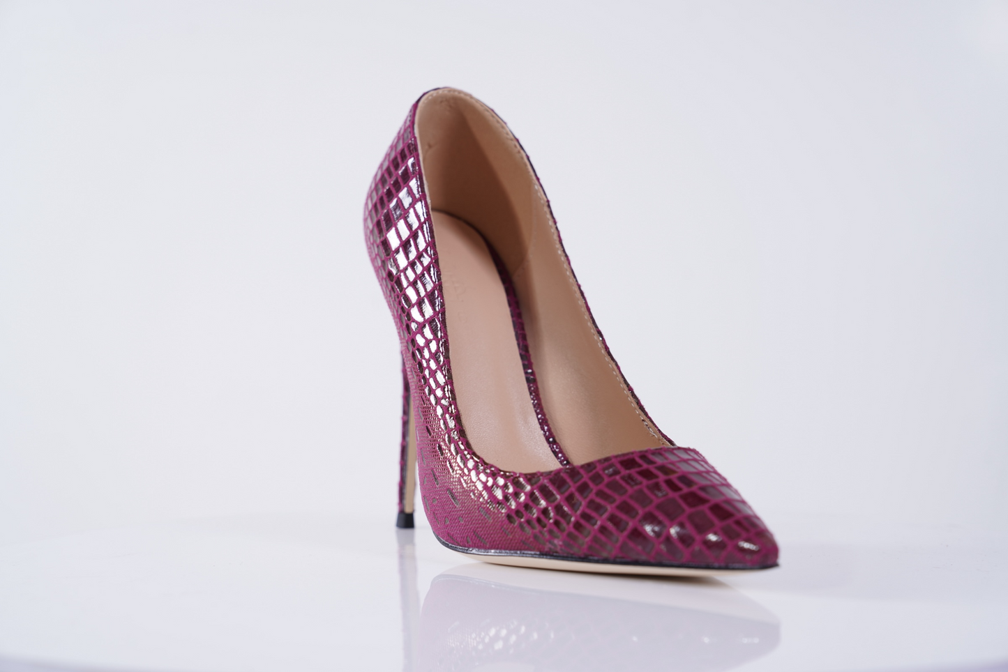 SIA HER Heights (Maroon)