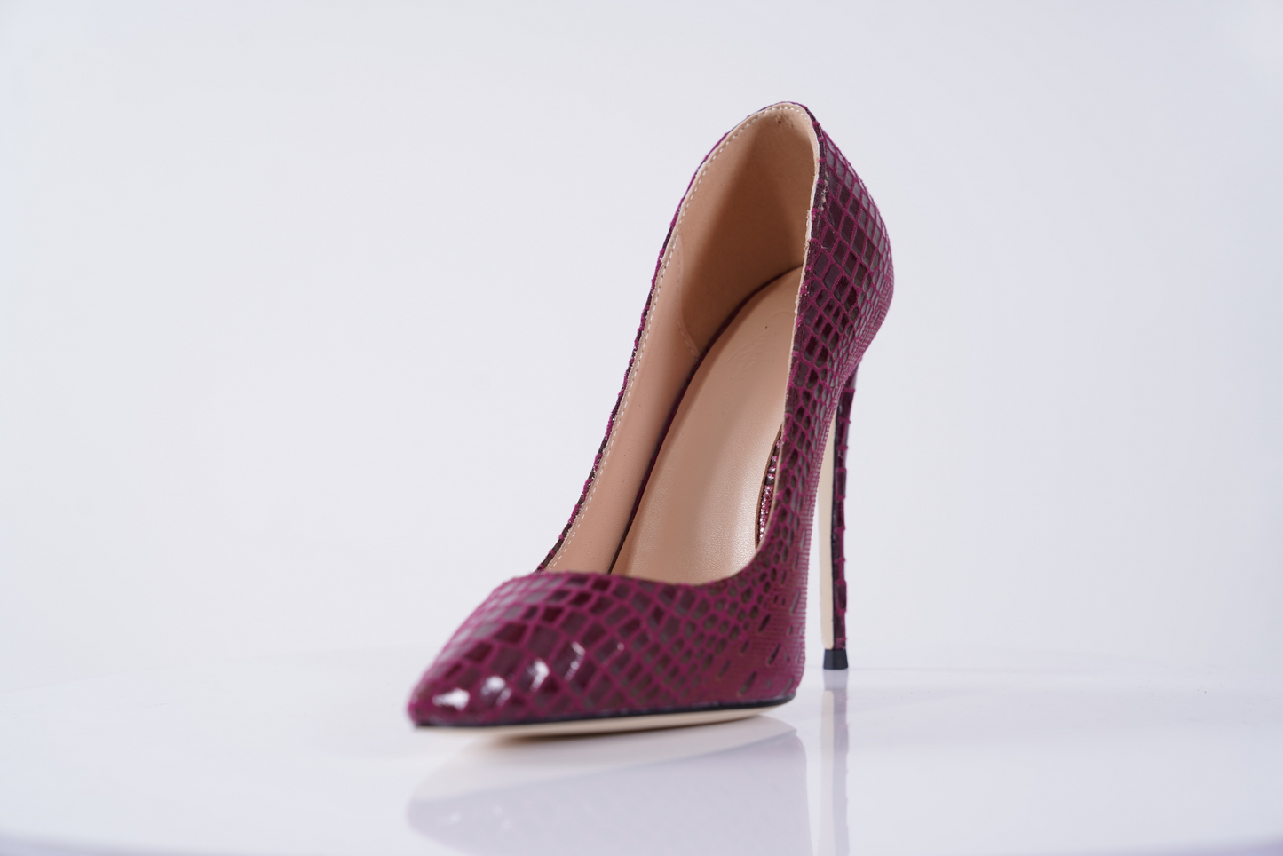 SIA HER Heights (Maroon)