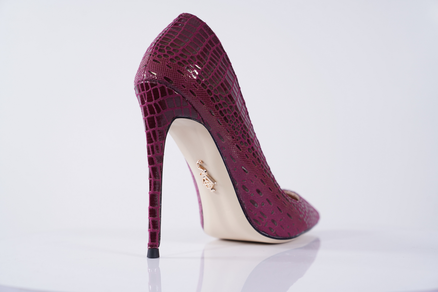 SIA HER Heights (Maroon)