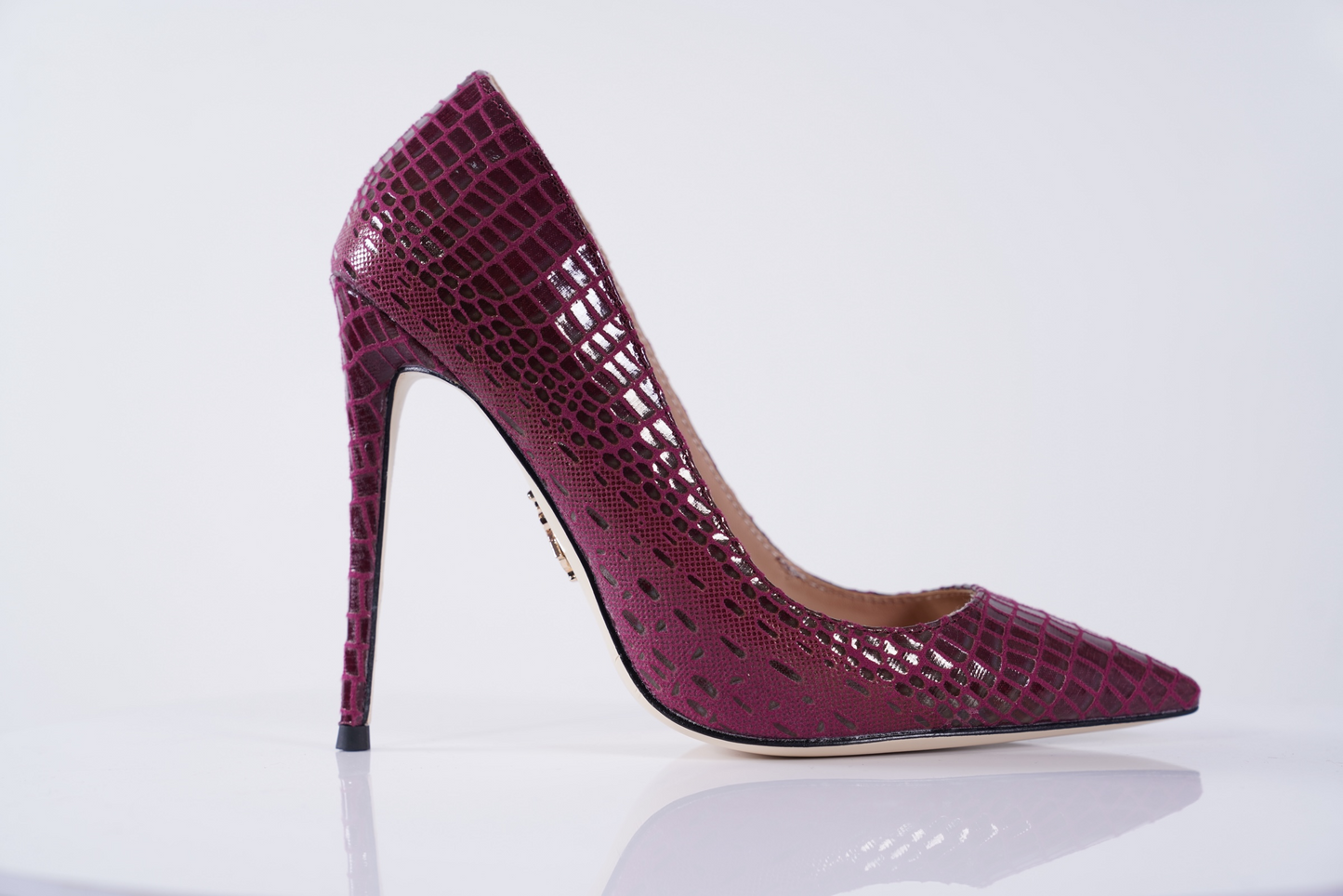 SIA HER Heights (Maroon)