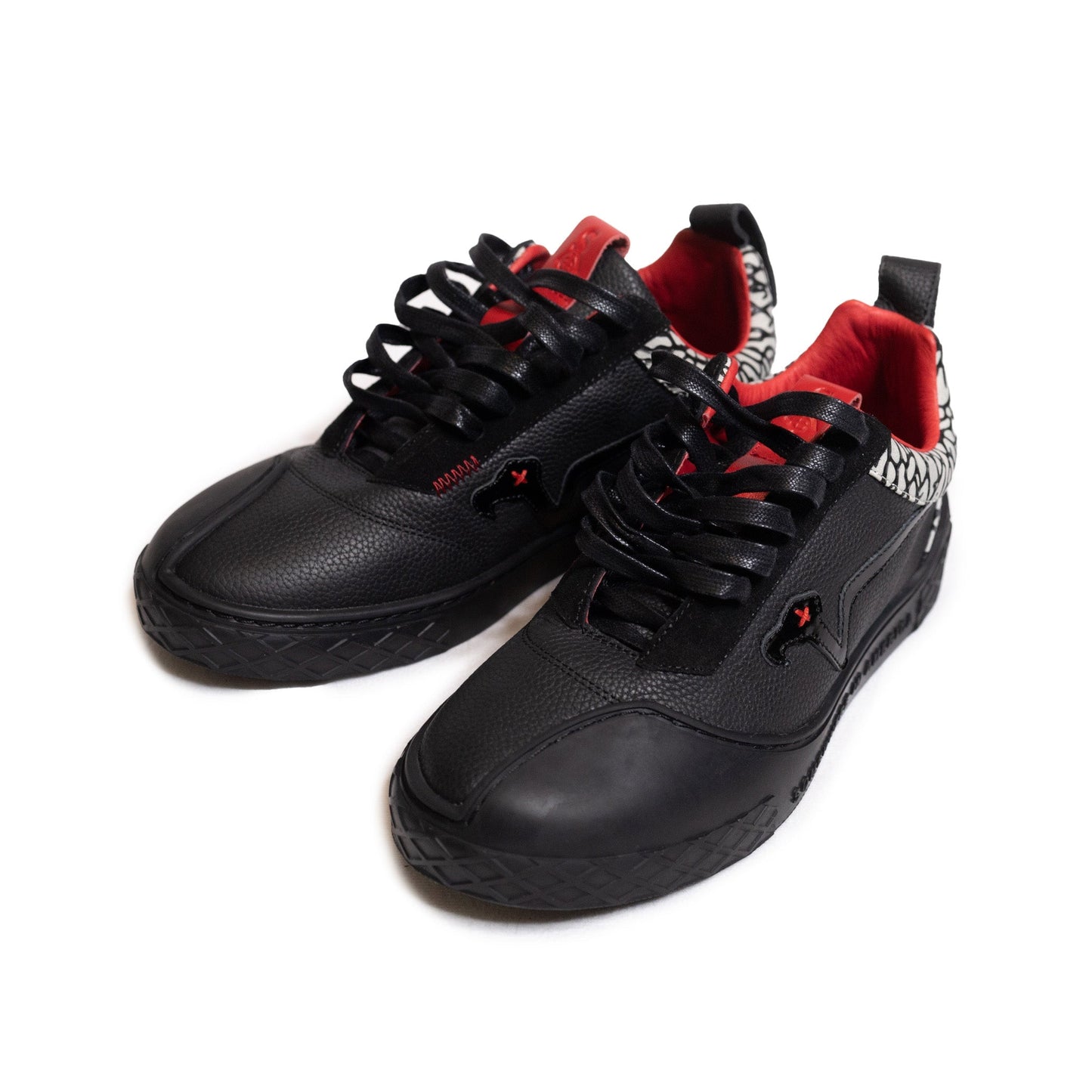 VULTR KICKFLIP (BLACK CEMENT)