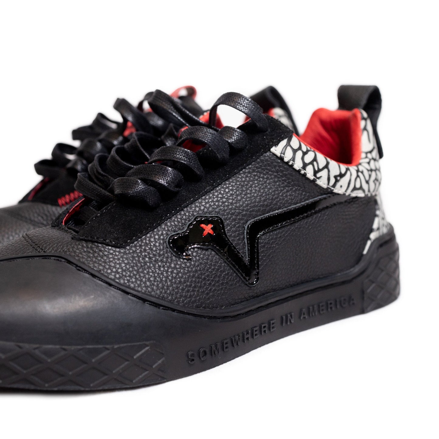 VULTR KICKFLIP (BLACK CEMENT)