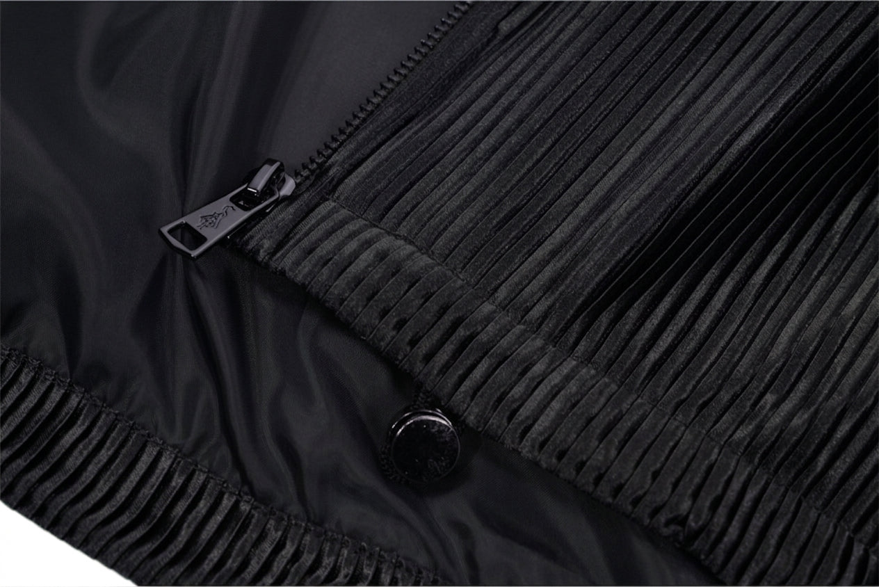 SIA HER RELAXED PLISSE JACKET (BLACK)