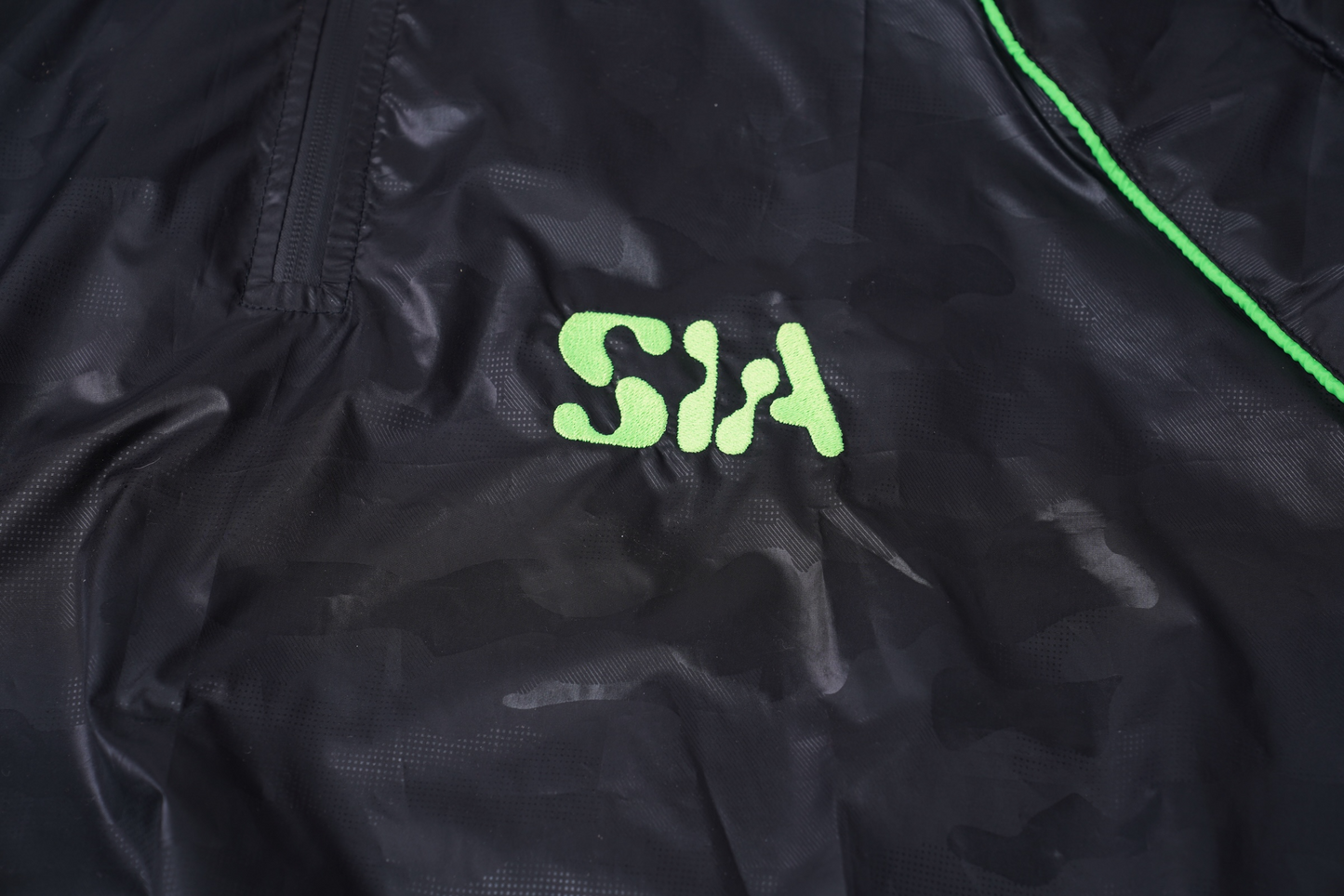 PADDED WINDBREAKER JACKET (BLACK/VOLT)