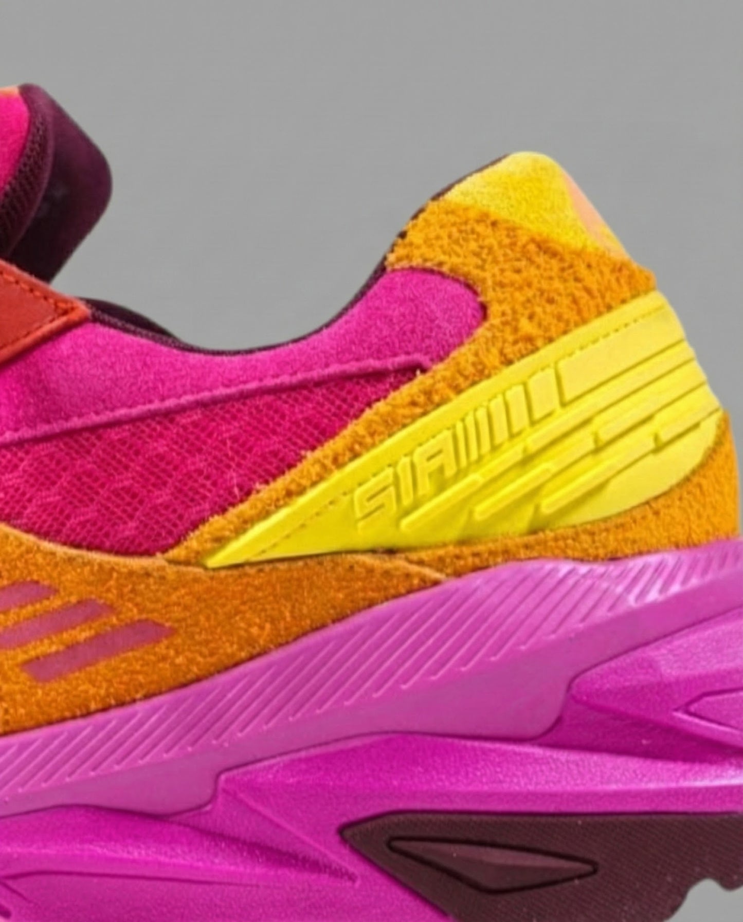 "GAILLARDIA" GENESIS MT SNEAKER