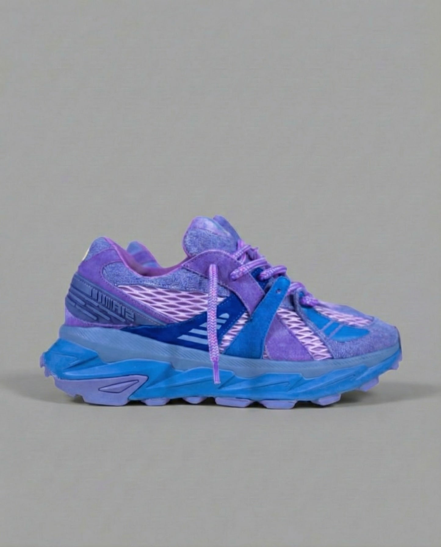 "AQUILEGIA CAERULEA" GENESIS MT SNEAKER