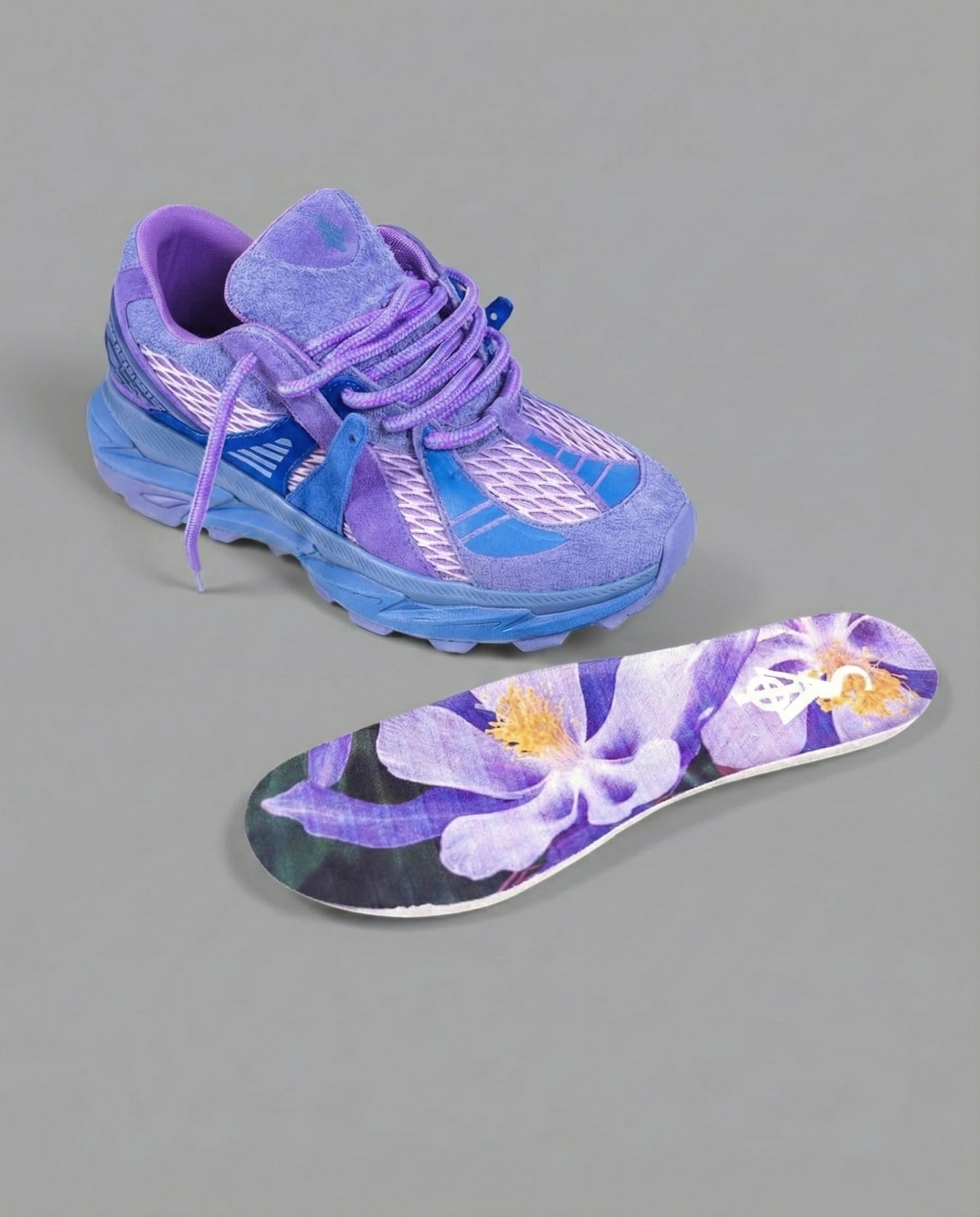 "AQUILEGIA CAERULEA" GENESIS MT SNEAKER