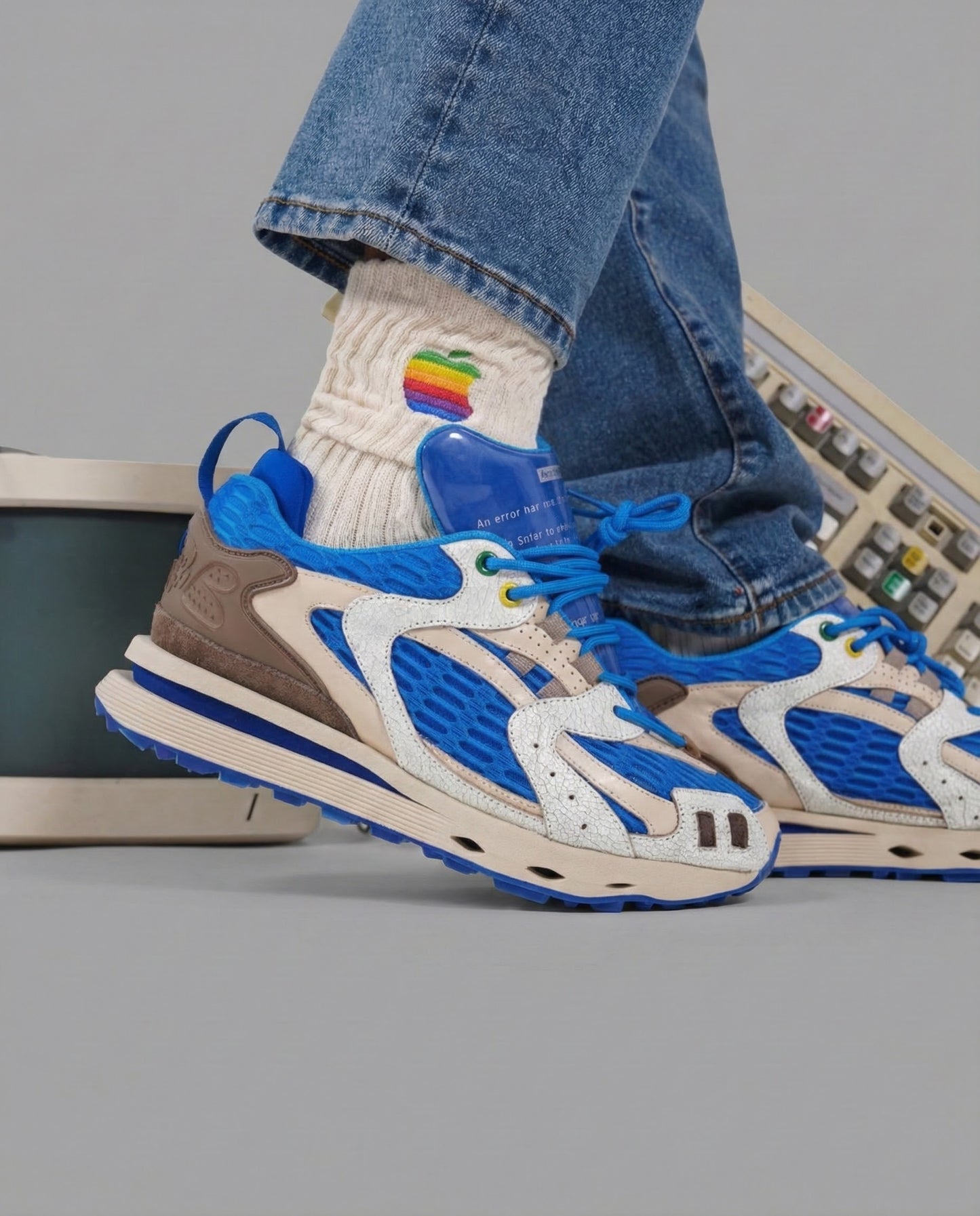 "SIAPPLE" Y2K RUNNER