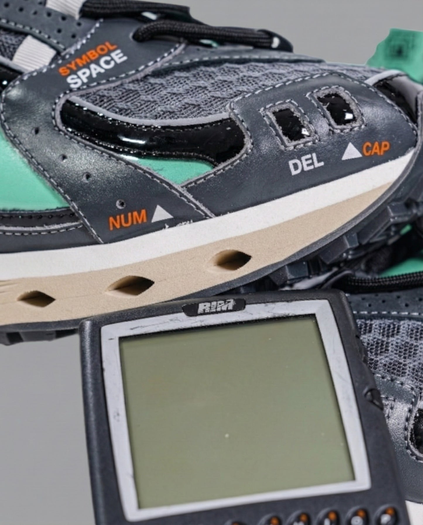 "SIABERRY" Y2K RUNNER