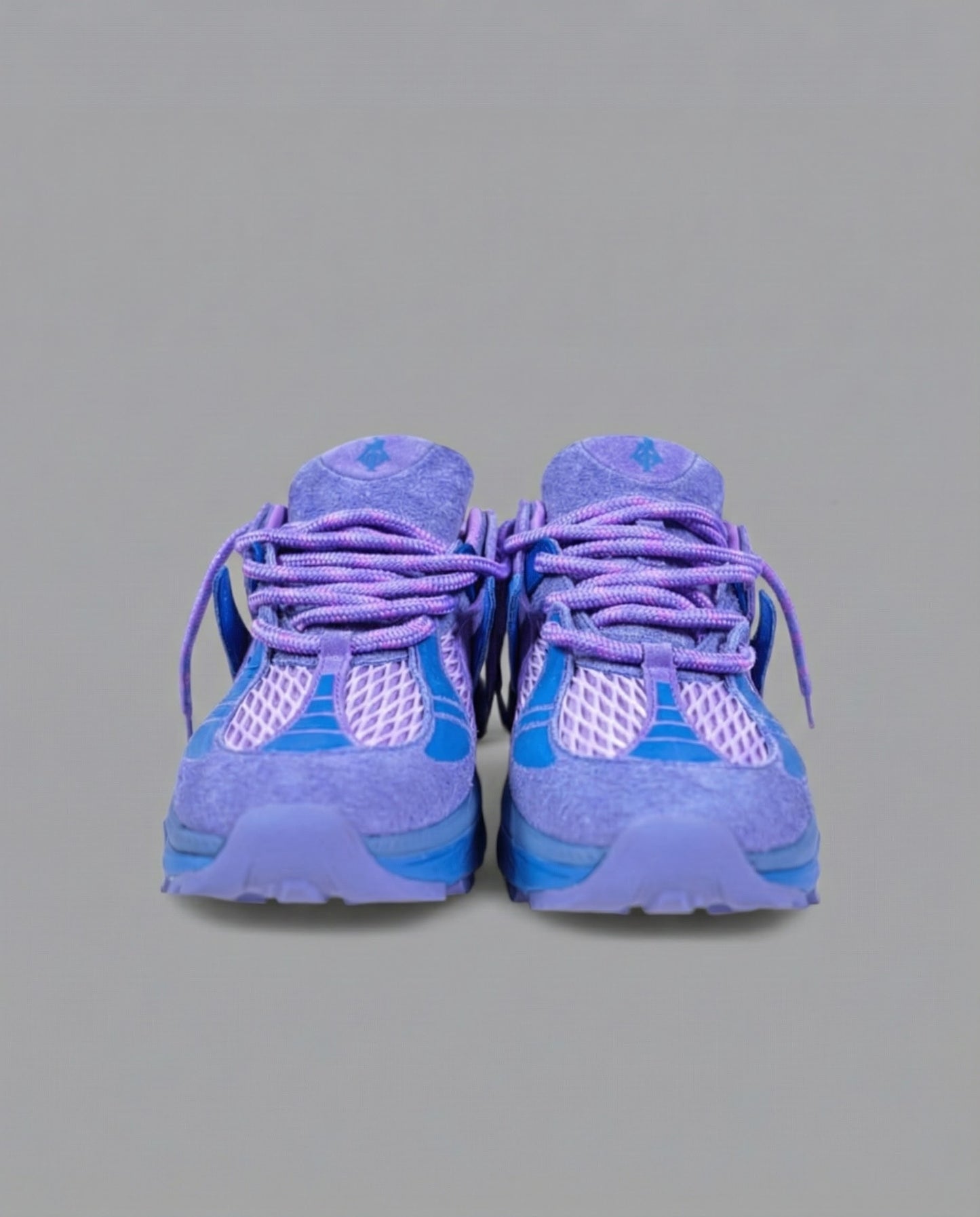 "AQUILEGIA CAERULEA" GENESIS MT SNEAKER