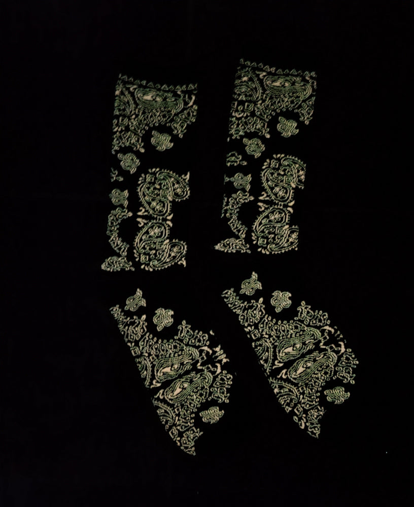 
                  
                    Load image into Gallery viewer, SIA &amp;quot;VULTURES BANDANA&amp;quot; NEW YORK GLOW SOCKS
                  
                